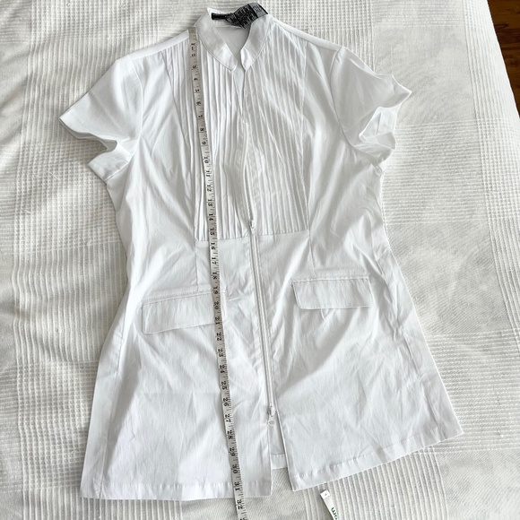 Noel Asmar White Dolce Tunic M for estheticians, massage therapist - Picture 12 of 12